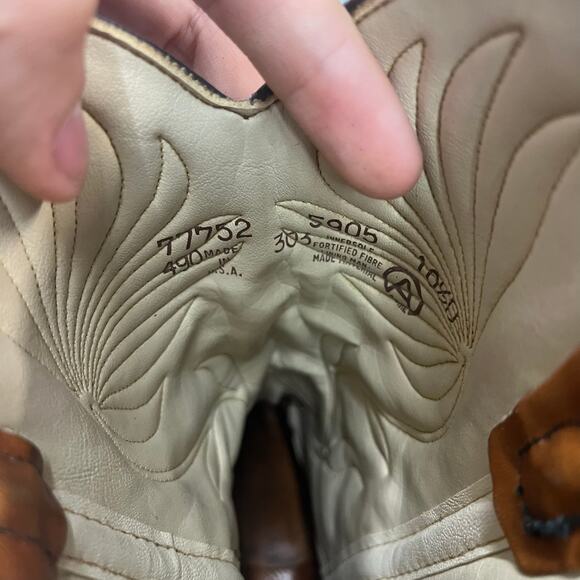 VTG Dingo Western Cowboy Boots Distressed Brown Made in USA SZ 10.5 - Picture 8 of 8